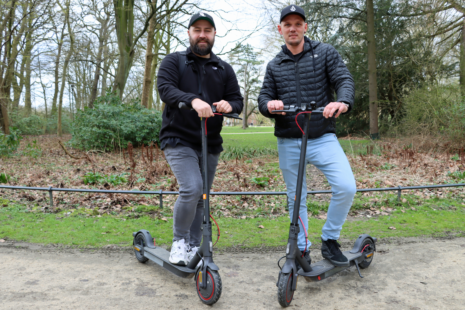 Hertener Streetworker vermitteln und unterstützen auf E-Scootern