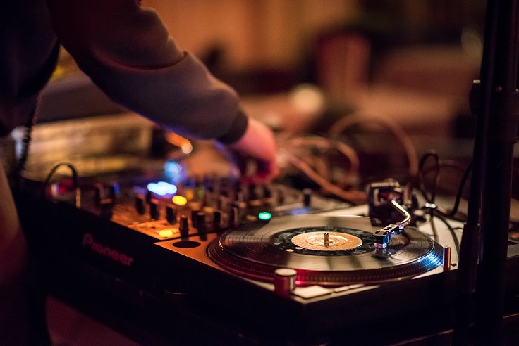 Zwei coole Angebote: Zwischen Mundharmonika und Hip-Hop