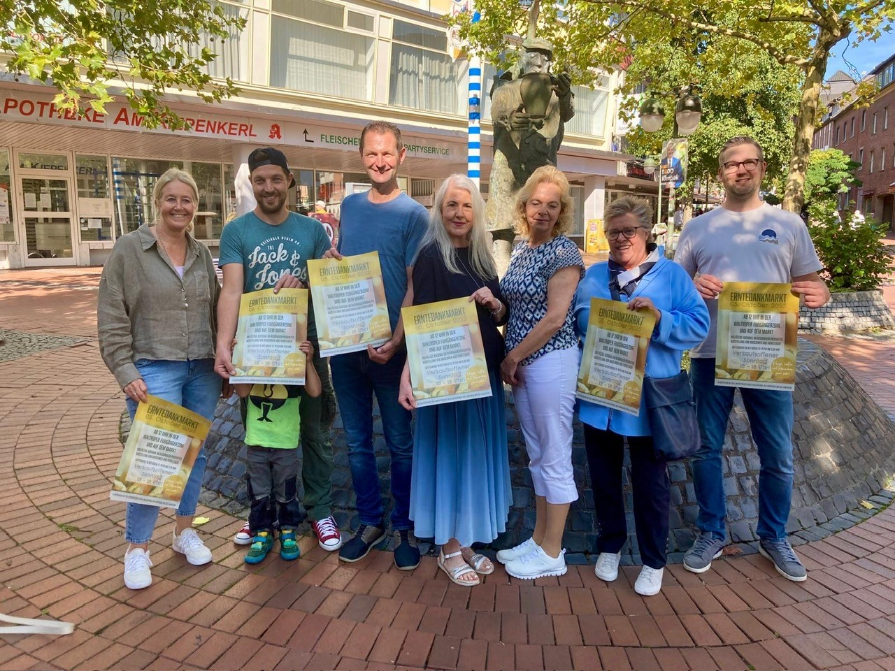 Buntes Markttreiben mit verkaufsoffenem Sonntag