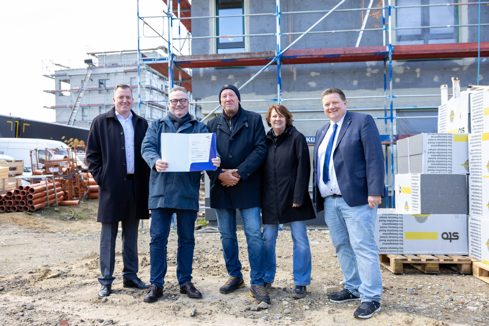 Landrat Klimpel überreicht Förderbescheid