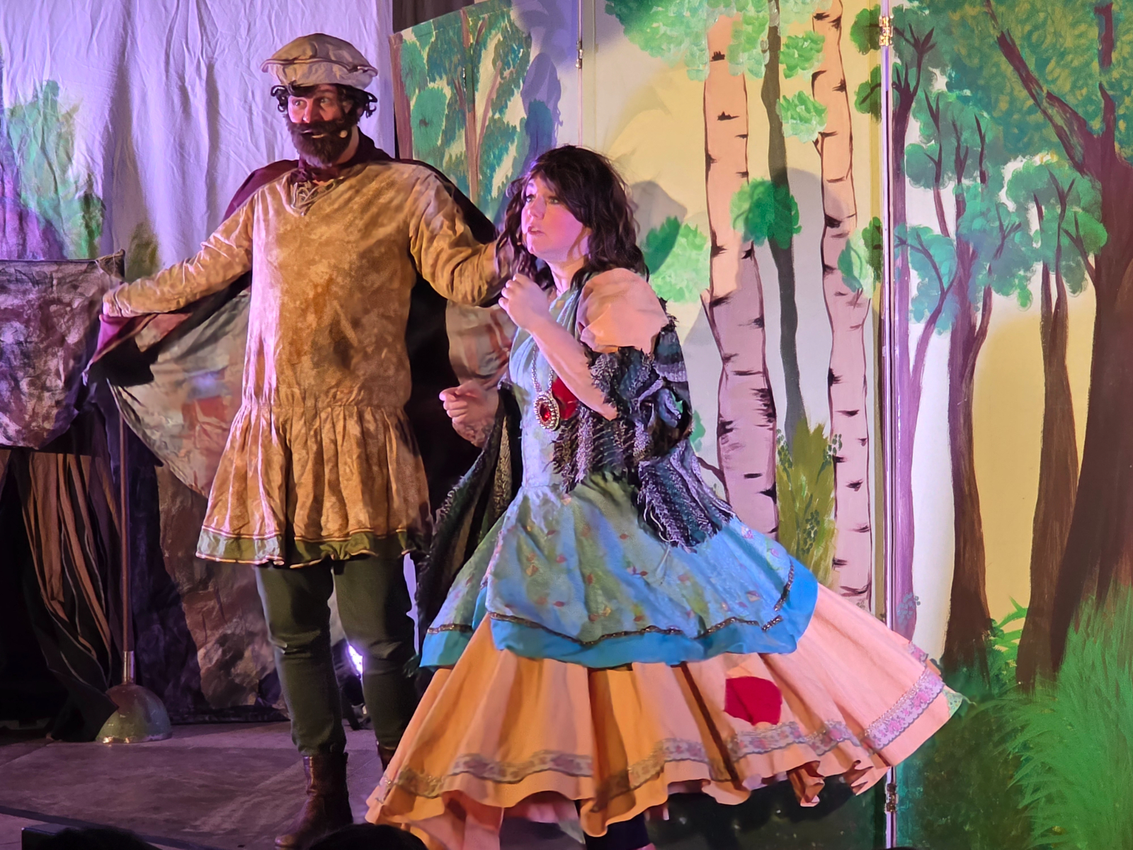 Achja!-Theater begeistert Schüler*innen der Böckenheckschule