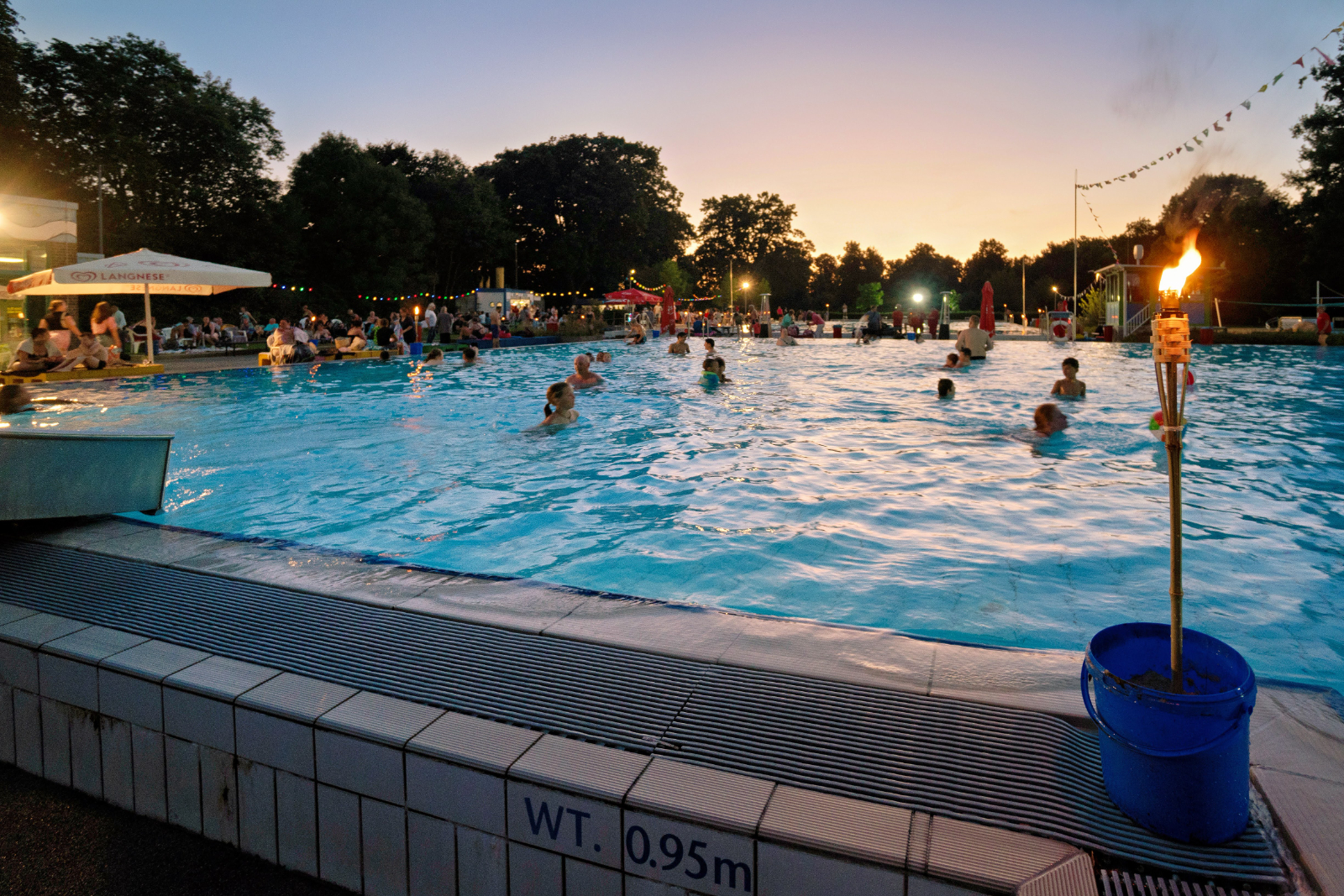 Nachtschwimmen im Parkbad Nord