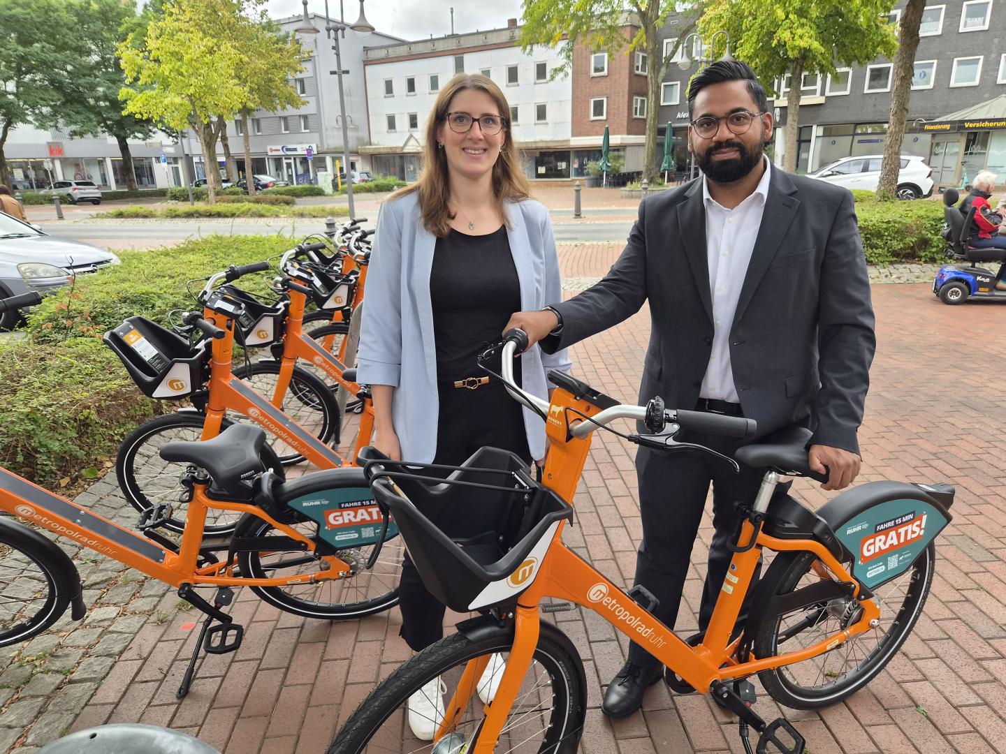 33 Leifahrräder an sechs Stationen in der Stadt